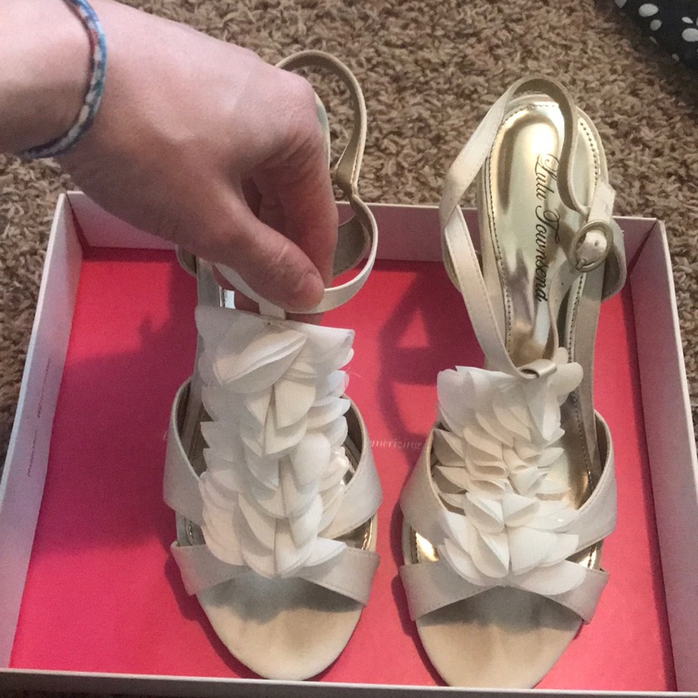 Lulu Townsend shoe